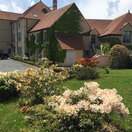 Hotel Domaine De L'Orangerie Bonnat Bagian luar foto