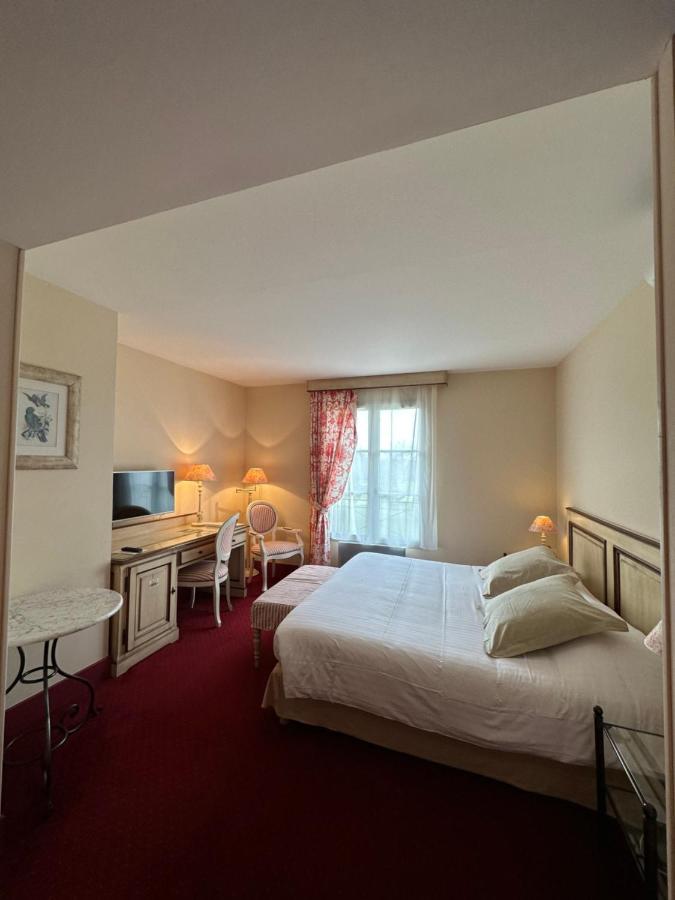 Hotel Domaine De L'Orangerie Bonnat Bagian luar foto