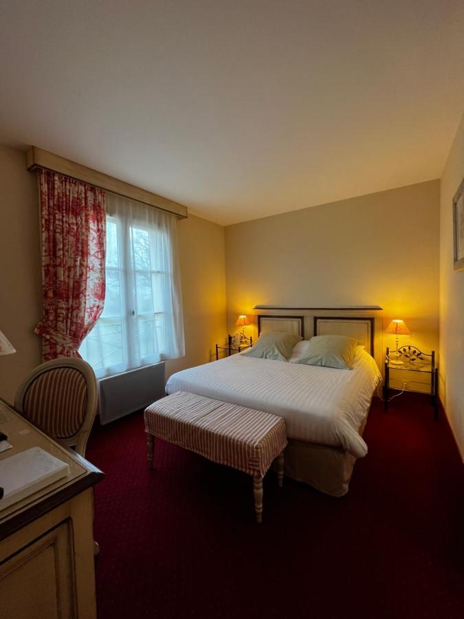 Hotel Domaine De L'Orangerie Bonnat Bagian luar foto