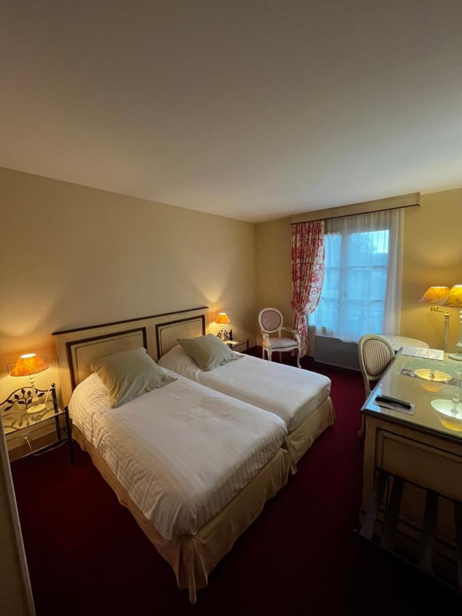 Hotel Domaine De L'Orangerie Bonnat Bagian luar foto