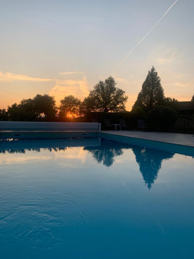 Hotel Domaine De L'Orangerie Bonnat Bagian luar foto