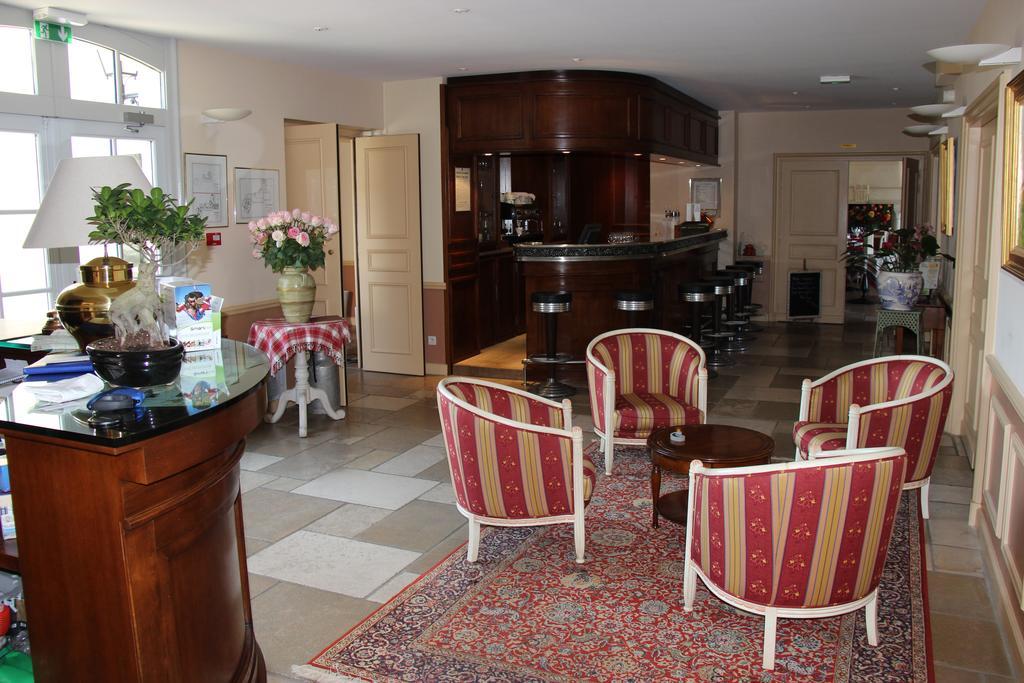 Hotel Domaine De L'Orangerie Bonnat Bagian luar foto