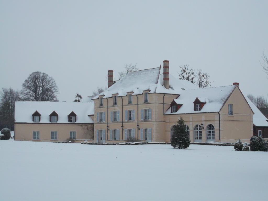 Hotel Domaine De L'Orangerie Bonnat Bagian luar foto