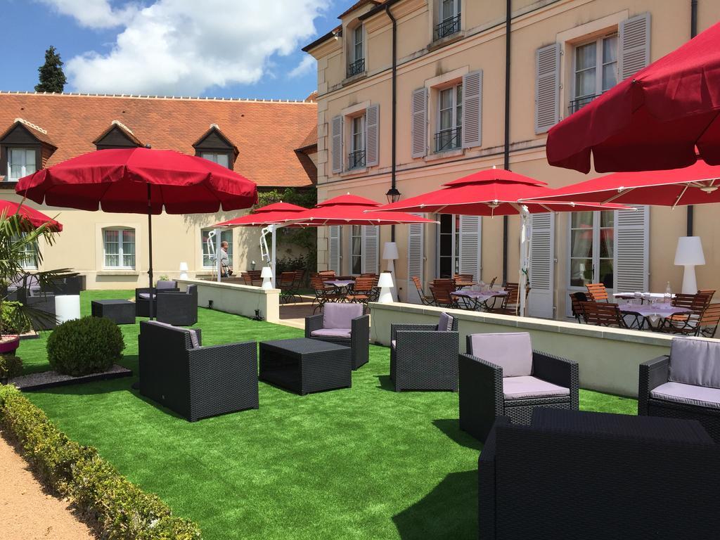 Hotel Domaine De L'Orangerie Bonnat Bagian luar foto