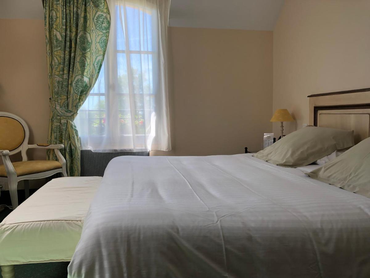 Hotel Domaine De L'Orangerie Bonnat Bagian luar foto